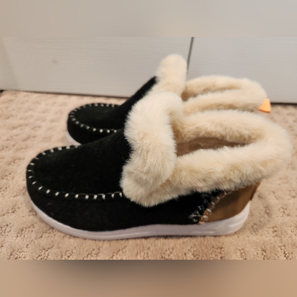 Black and Tan Moccasins with Plush Lining